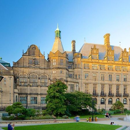 Sheffield City Centre , Free Wifi & Parking - Private Room - Shared House Exterior foto